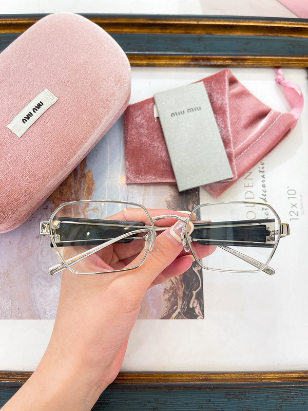Miu Miu Sunglasses AAAA-1391