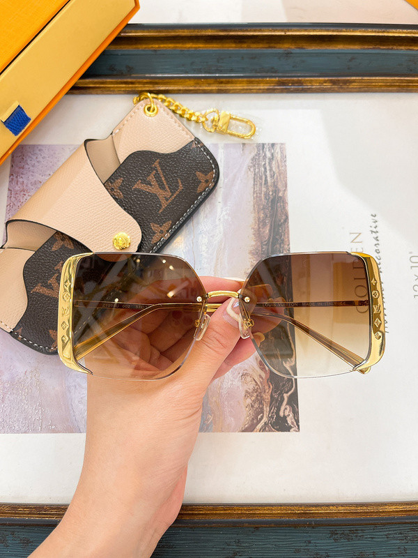 LV Sunglasses AAAA-4972