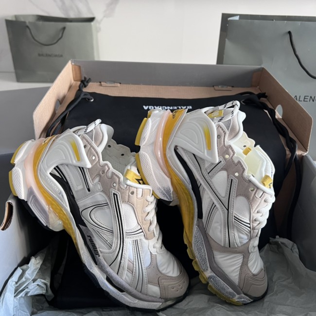 B 17FW Tripe-S High End Sneaker-586