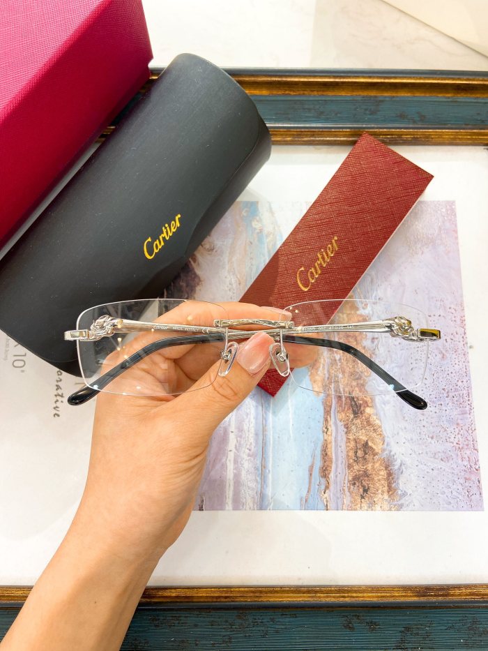 Cartier Sunglasses AAAA-8077