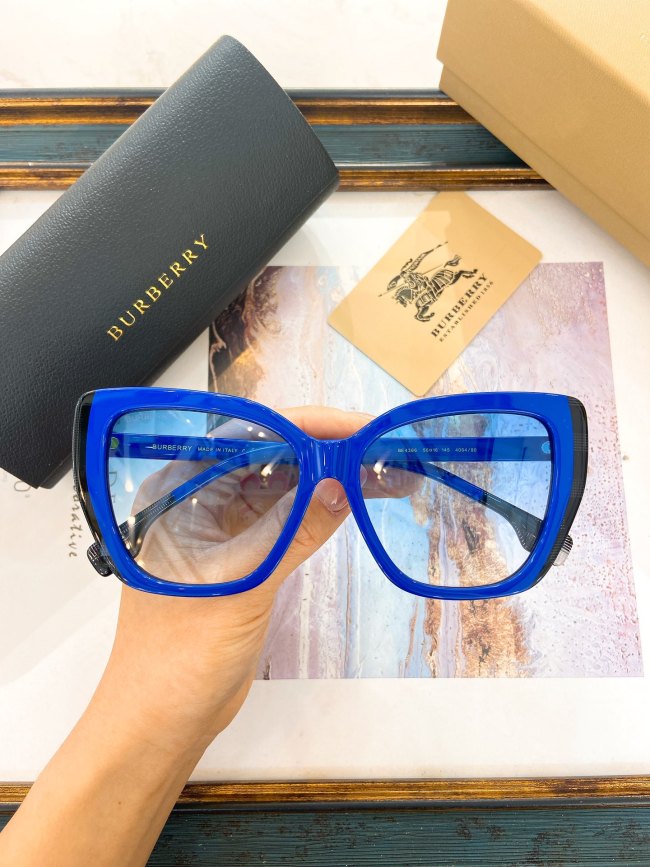 Burberry Sunglasses AAAA-2930