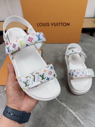 LV Sandals 1：1 Quality-902