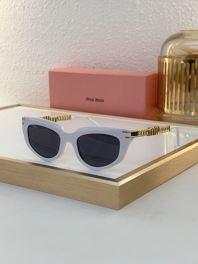 Miu Miu Sunglasses AAAA-1522