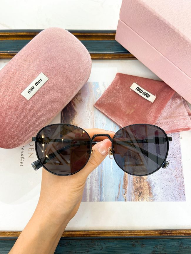 Miu Miu Sunglasses AAAA-1617