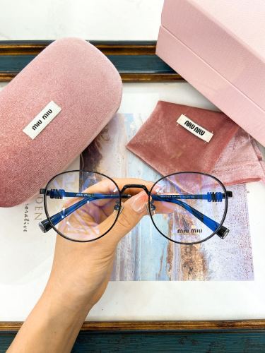 Miu Miu Sunglasses AAAA-1621