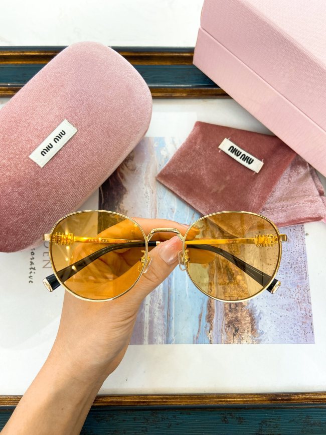Miu Miu Sunglasses AAAA-1618