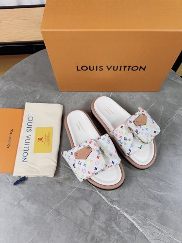 LV Sandals 1：1 Quality-910
