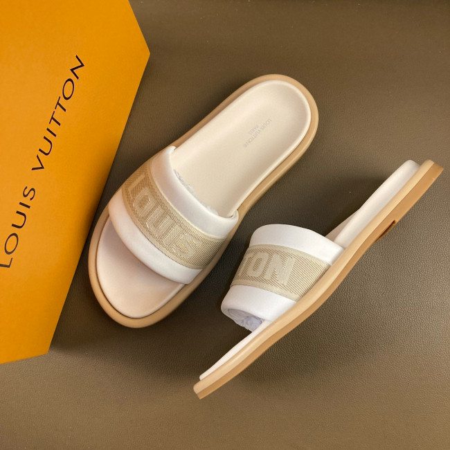 LV Sandals 1：1 Quality-923