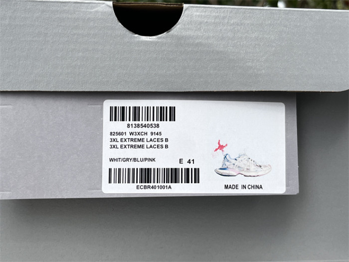 B 17FW Tripe-S High End Sneaker-621