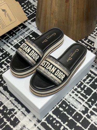 Dior women slippers 1：1 quality-407