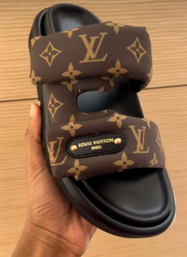LV Sandals 1：1 Quality-972