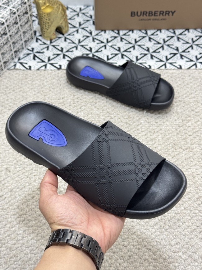 Burberry men slippers AAA-080