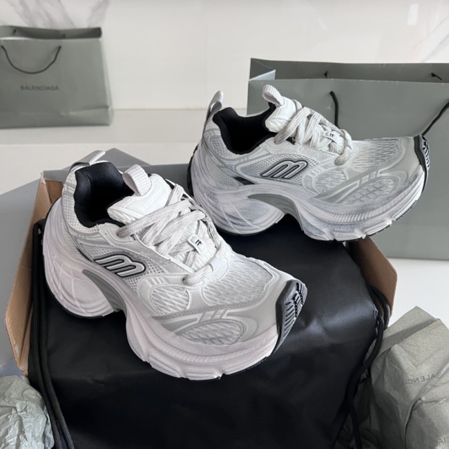 B 17FW Tripe-S High End Sneaker-639