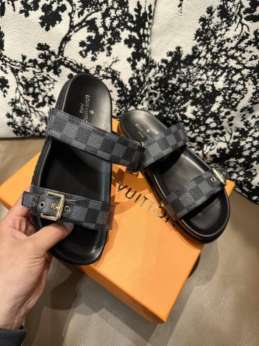LV women Sandals 1：1 Quality-932