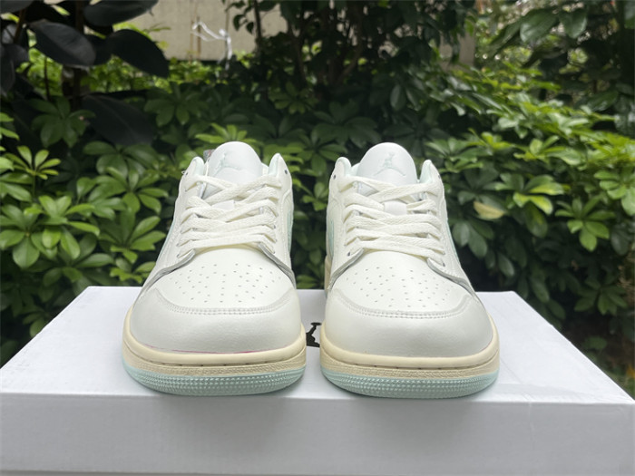 Authentic  Air jordan 1 Low Sail lgloo  Women