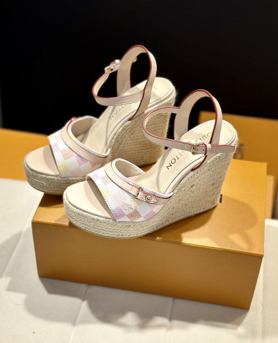 LV women Sandals 1：1 Quality-1010