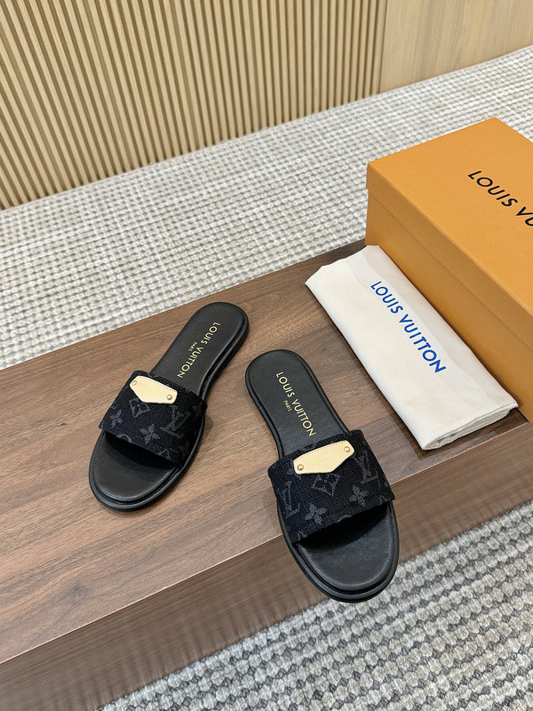 LV men slippers AAA-1225
