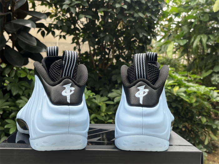 Authentic Nike Air Foamposite One  Psychic Blue