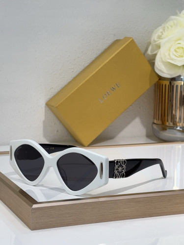 Loewe Sunglasses AAAA-702