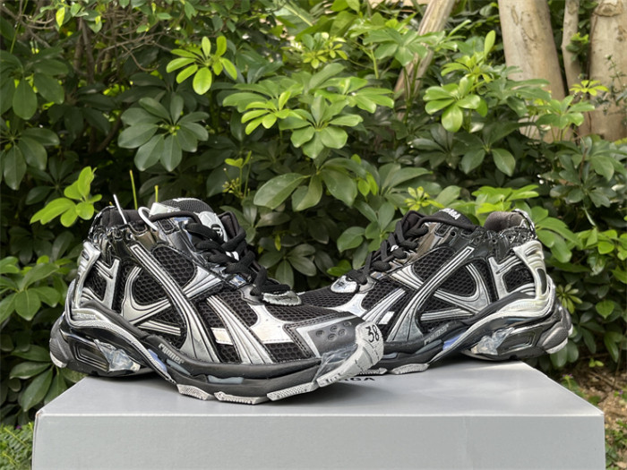 B 17FW Tripe-S High End Sneaker-646