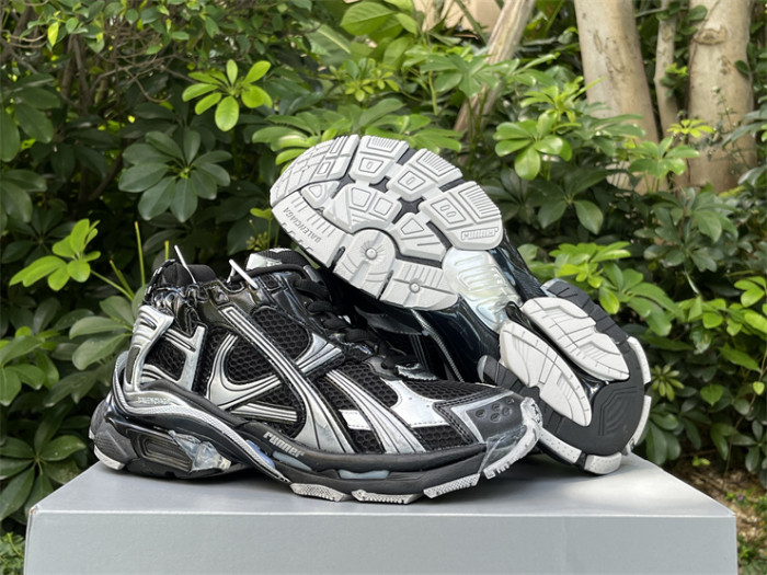 B 17FW Tripe-S High End Sneaker-646