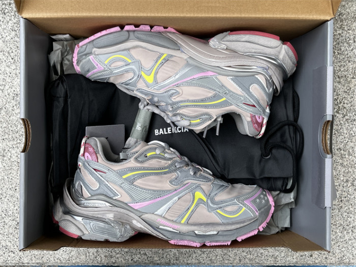 B 17FW Tripe-S High End Sneaker-651