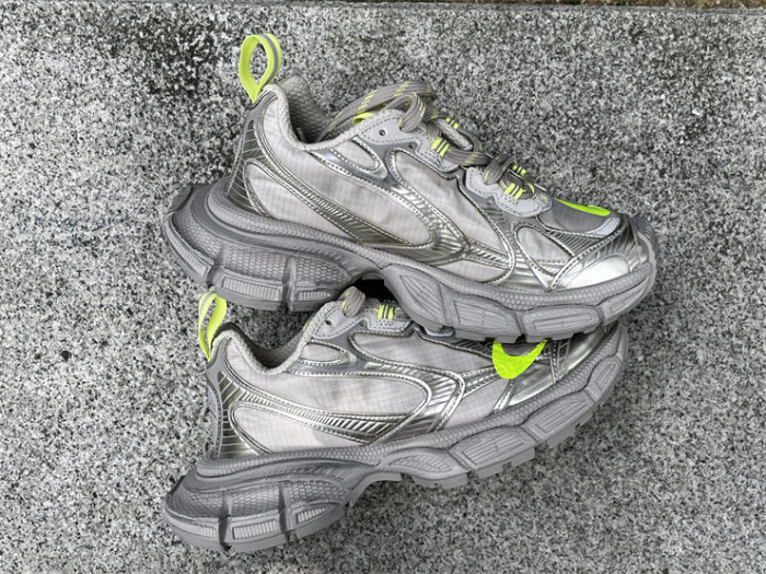 B 17FW Tripe-S High End Sneaker-649