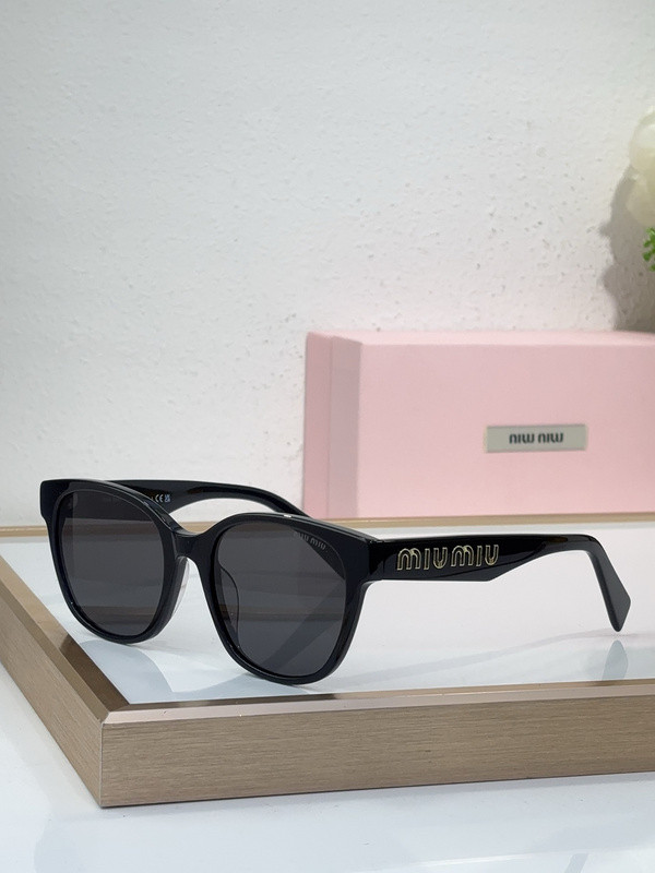 Miu Miu Sunglasses AAAA-1931