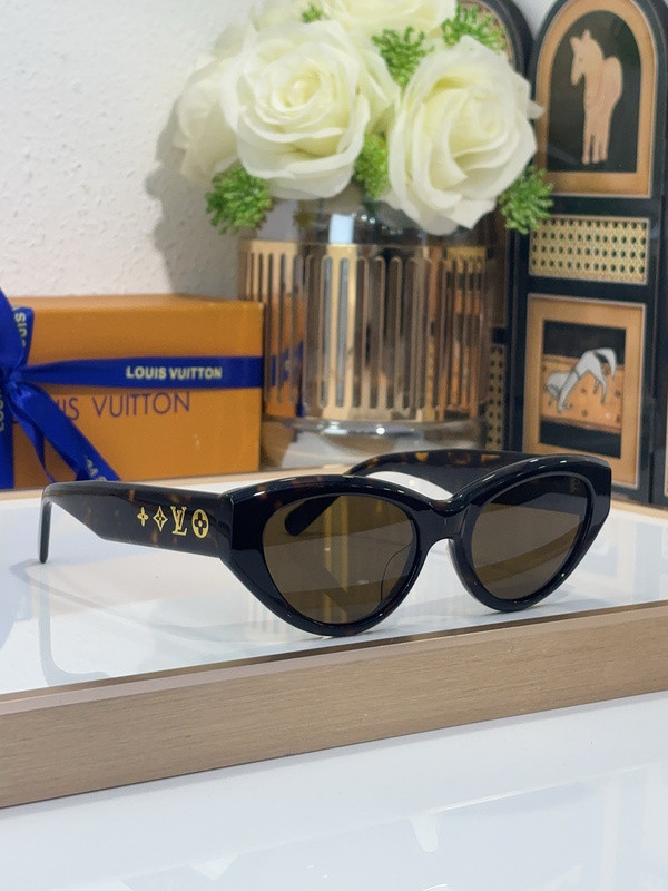 LV Sunglasses AAAA-6166