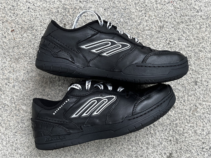 B 17FW Tripe-S High End Sneaker-657