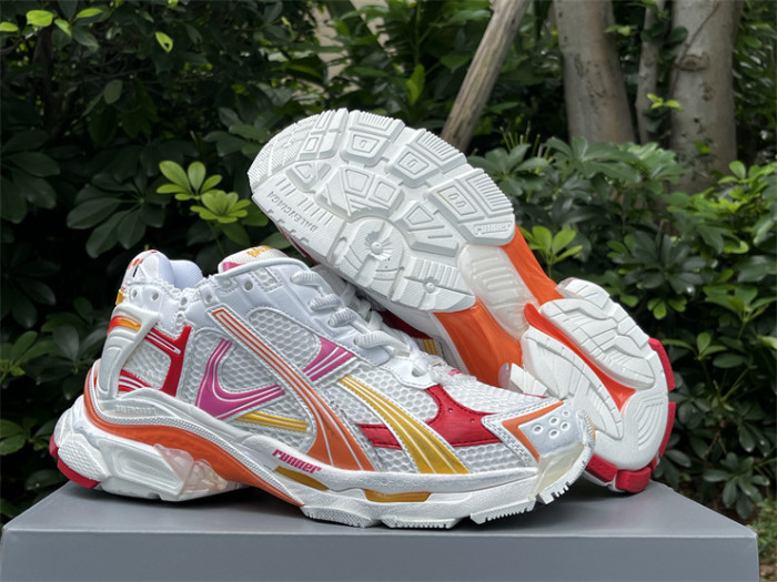 B 17FW Tripe-S High End Sneaker-658