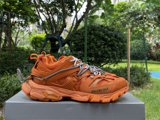 B 17FW Tripe-S High End Sneaker-661