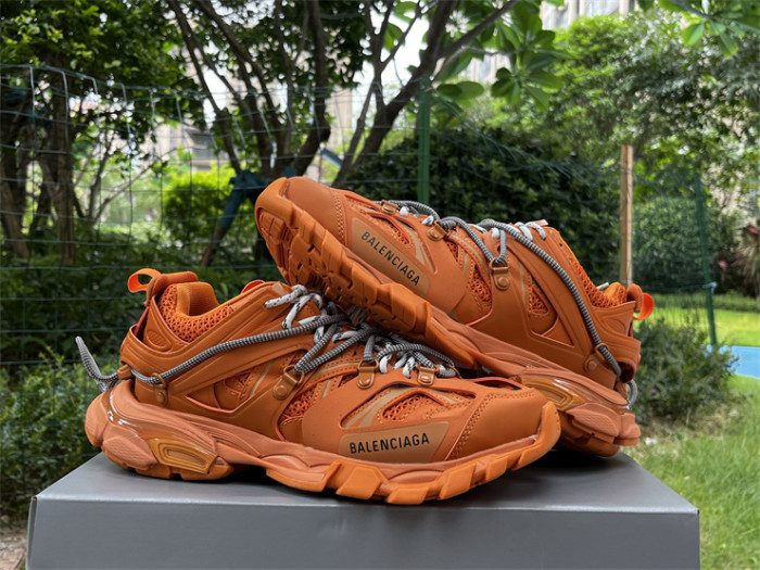 B 17FW Tripe-S High End Sneaker-661