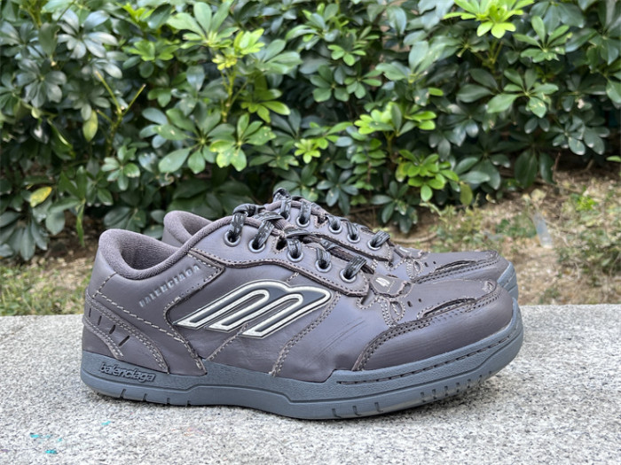 B 17FW Tripe-S High End Sneaker-665