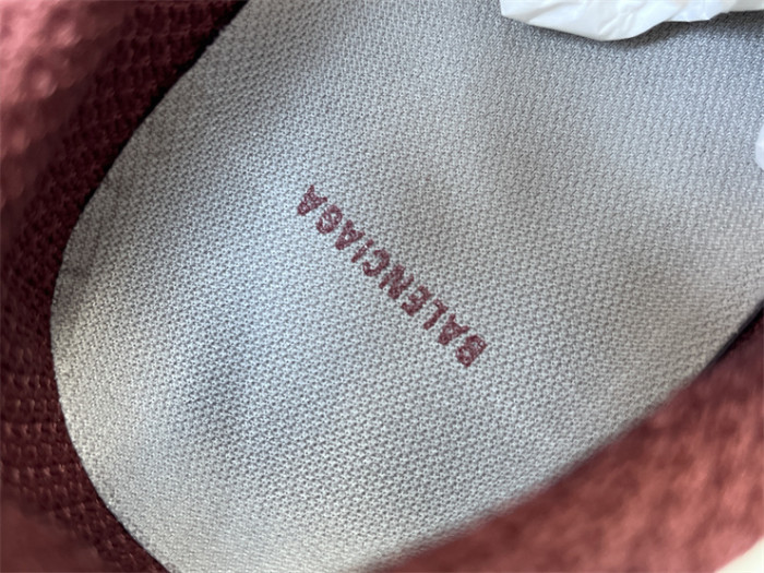 B 17FW Tripe-S High End Sneaker-666