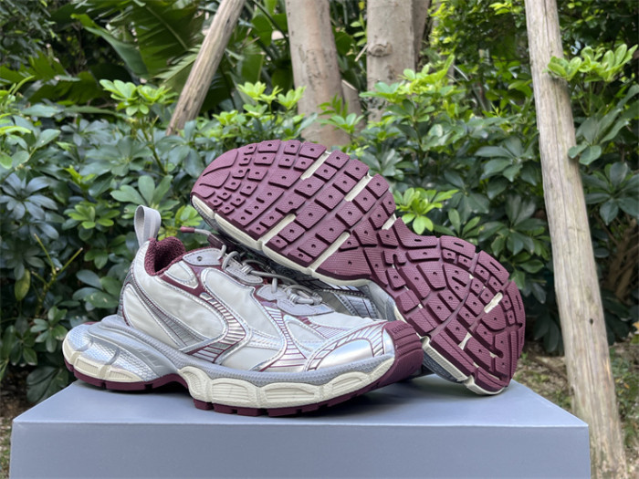 B 17FW Tripe-S High End Sneaker-666