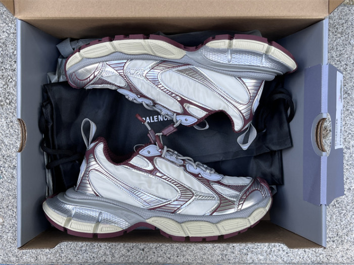 B 17FW Tripe-S High End Sneaker-666