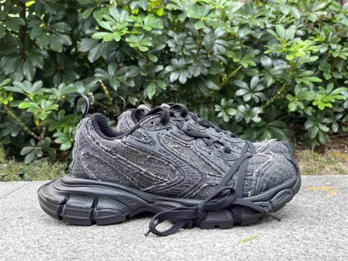 B 17FW Tripe-S High End Sneaker-669