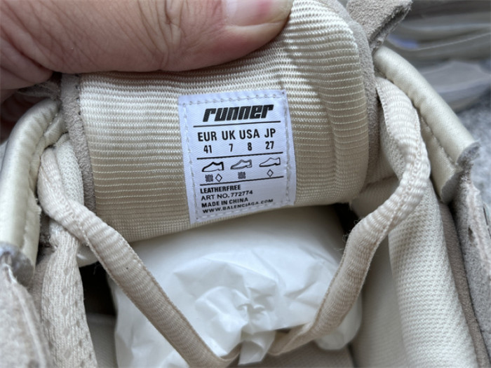 B 17FW Tripe-S High End Sneaker-668