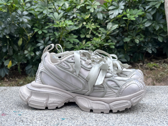 B 17FW Tripe-S High End Sneaker-670