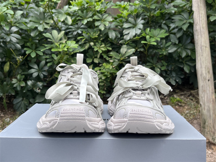 B 17FW Tripe-S High End Sneaker-670