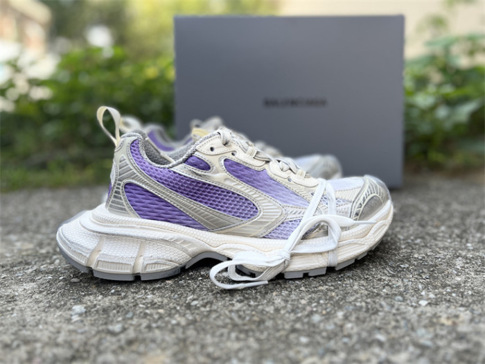 B 17FW Tripe-S High End Sneaker-672