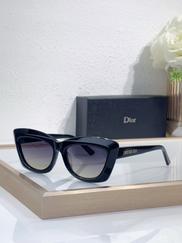 Dior Sunglasses AAAA-4069