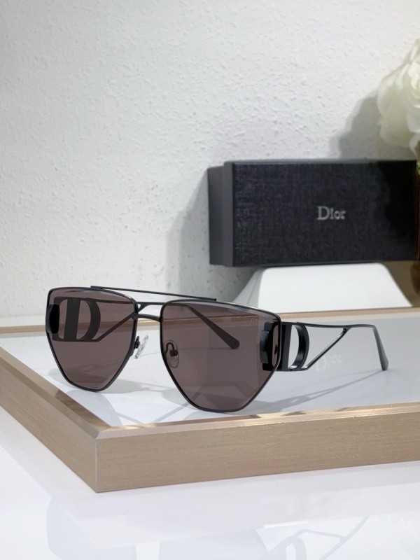 Dior Sunglasses AAAA-4237