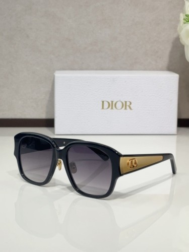 Dior Sunglasses AAAA-4146