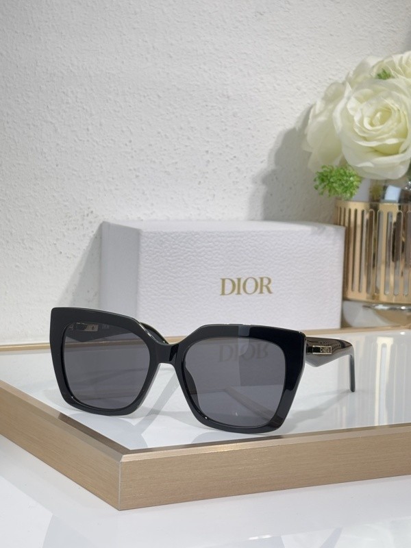 Dior Sunglasses AAAA-4098