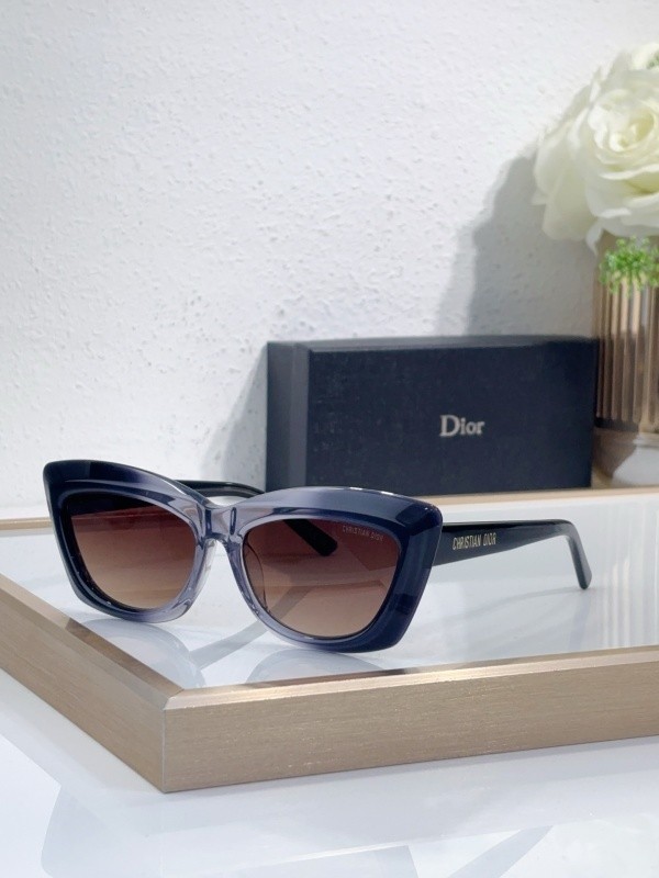 Dior Sunglasses AAAA-4072