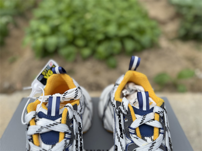 B 17FW Tripe-S High End Sneaker-675