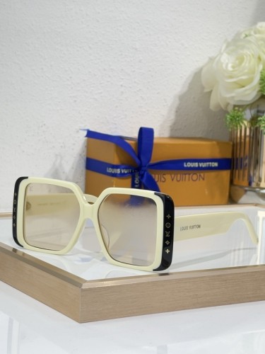 LV Sunglasses AAAA-7004
