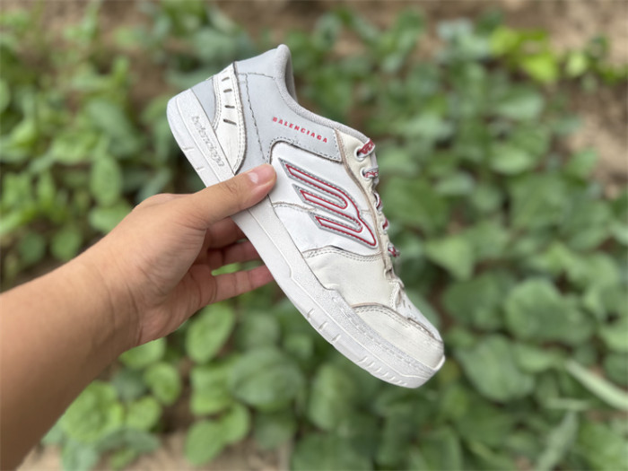 B 17FW Tripe-S High End Sneaker-677